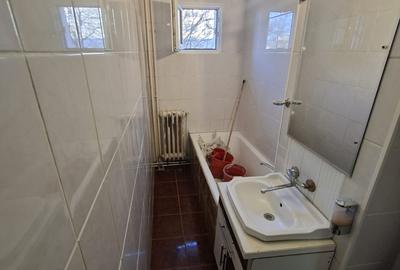 Apartament 3 camere, etajul 1/4, zona Mircea cel Batran - 7