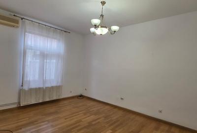 Casa / Curte/ Unirii/ Centrala/ Parcare - 8