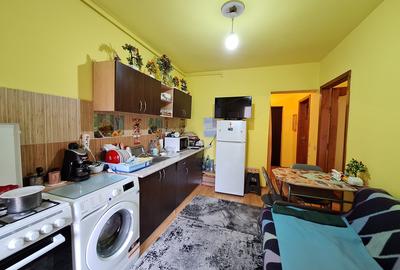 Apartament cu o camera decomandat, balcon, zona Eroilor - 2