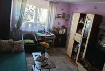 Apartament 2 camere , decomandat , zona Dacia - 4
