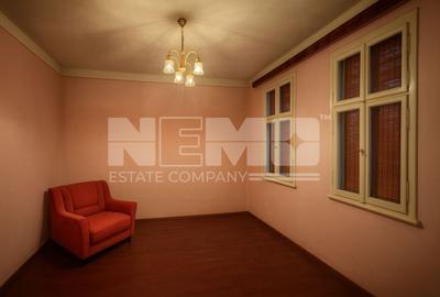 Casă individuală cu 4 camere în Central