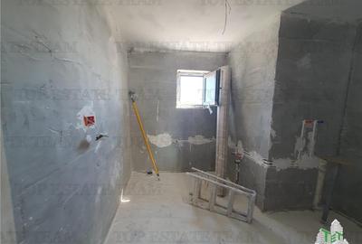 Duplex 8 camere cu doua intrari separate curte comuna Navodari - 9