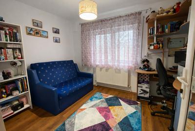 Apartament 3 camere | Decomandat | Etaj 2 | Parcare | zona Poarta 6 - 11