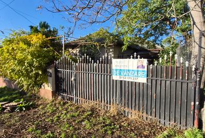 Valu lui Traian - teren 400 mp + casa 3 camere (72 mp ) /necesita renovare - 1