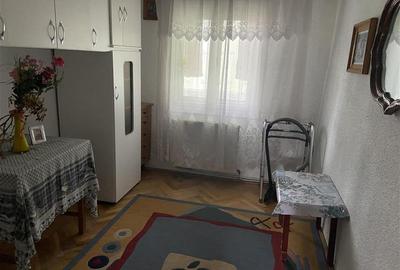 Apartament 3 camere , zona ultracentrala (Casa de Pensii ) , decomandat ,72 mp , - 9
