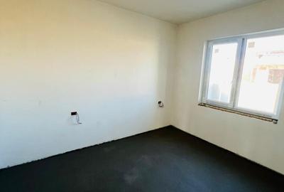 Casa finisata la cheie cu 5 camere in localitatea Santandrei - 4