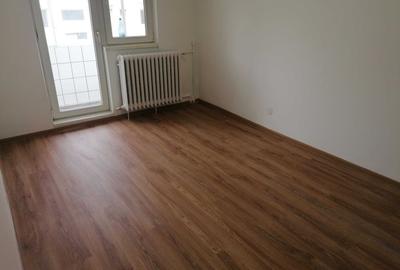 Apartament cu 2 camere semidecomandat în Girocului