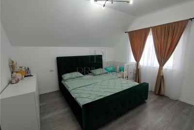 Duplex separat prin C.T - personalizare interioara - acces facil - 5