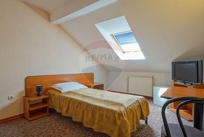 Comision 0 %! Pensiune cu 12 camere de vânzare, str. De Mijloc! - 31