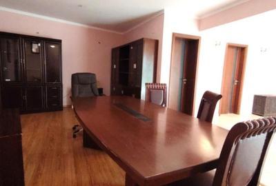 Casă cu 3 camere în Parcul Carol