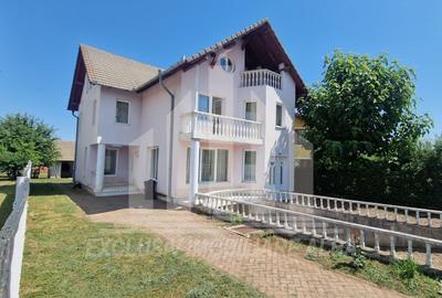 Casa individuala | Pensiune | 320 mp | 750 mp teren | Cetate - 1