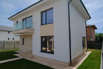 Casă individuală cu 4 camere în Tunari