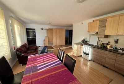 Apartament cu 3 camere semidecomandat în Bună Ziua