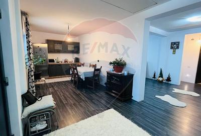 Casă / Vilă cu 4 camere de vânzare - 3