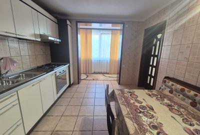 Apartament 3 camere Zamca de închiriat - 7