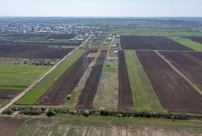 Vanzare teren intravilan 500 mp Sabareni /  Strada Orhideelor - 14