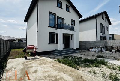 Casă individuală cu 5 camere în Bragadiru
