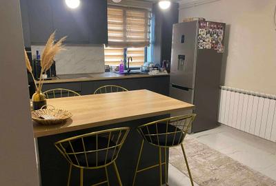 Apartament cu 3 camere decomandat, mobilat în Sud