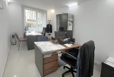 BIROU STRADAL – 15 NOIEMBRIE - VIZIBILITATE MAXIMĂ - 8