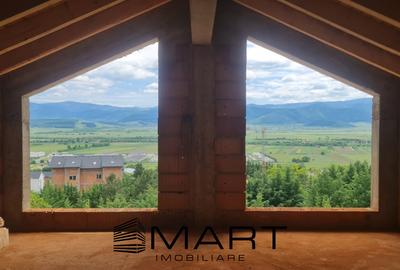 Apartament cu 3 camere decomandat în Turnișor