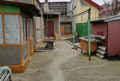 Casa 4 cam zona Bd.Cuza V C.Galati teren 210 mp cu 11 deschidere - 2