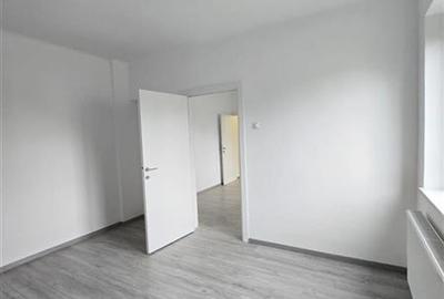 Apartament 2 camere, zona Tractorul - 1