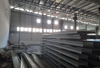 Hala renovata situata in zona Progresul - 8