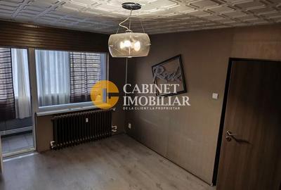 Apartament cu 3 camere semidecomandat în Tătărași