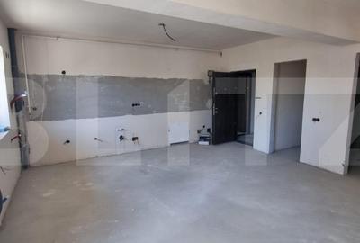 Apartament cu 3 camere semidecomandat în Florești
