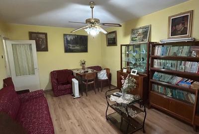 Apartament decomandat Piata Centrala - 1