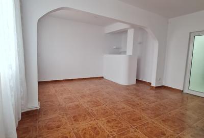 Vanzare apt 3 camere transformat in 2 camere, in Galati, Micro 39A, centrala - 2