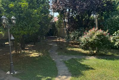 Vila P+E+M, 350 MP, 8 Camere, Terase 45 mp, zona Lac Straulesti,  langa Padure - 1