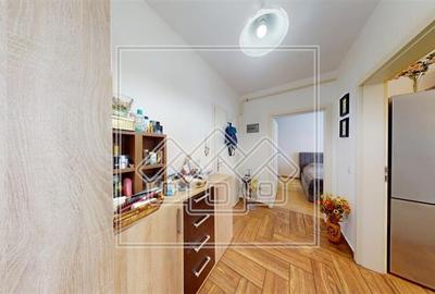 Apartament de vanzare in Sibiu - decomandat - 2 camere si balcon - 7
