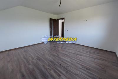 Casa Noua de vanzare Zona Cetate - 3