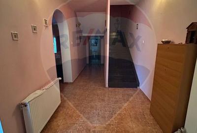 Casă de vânzare | Rădăuți | Ștefan cel Mare + 2 garaje - 6