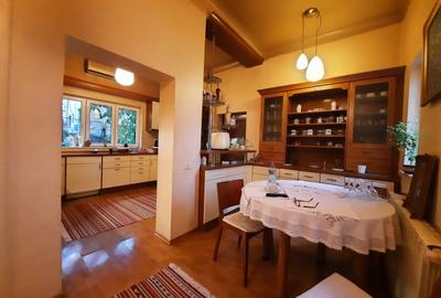 Casa in Cartierul Armenesc - curte individuala - 4