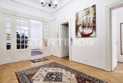 Apartament cu 4 camere decomandat în Centrul Istoric