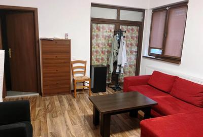 Apartament cu 2 camere nedecomandat, mobilat în Sânpetru