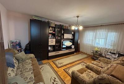 Apartament cu 2 camere de vanzare, 57mp, zona centrala, Piata Moldovei, Directia - 3