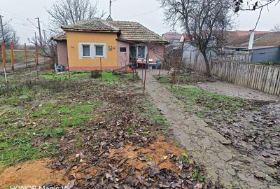 Teren Construcții intravilan de 403 mp, în Ronaț