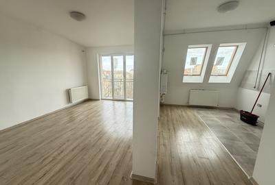 Apartament cu 3 camere decomandat în Aradului
