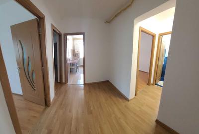 FAR APARTAMENT CU 4 CAMERE LIBER, GAZE ST 77 MP PRET.105000 EURO - 2