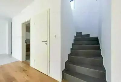 Apartament cu 4 camere semidecomandat în Pipera