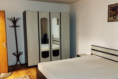 Inchiriez ap, cu 2 cam. in zona 7 Noi. - 2