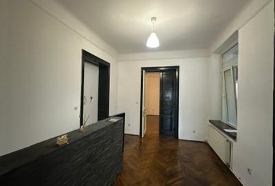 Apartament de 4 camere pe Bd. Regina Elisabeta/4-Rooms on Regina Elisabeta Bvd. - 2
