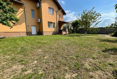 Casă individuală cu 7 camere în Dumbrăvița