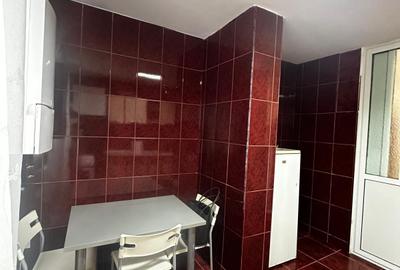Apartament 3 camere de închiriat – Berceni, strada Almașul Mare, etaj 2/4 - 18