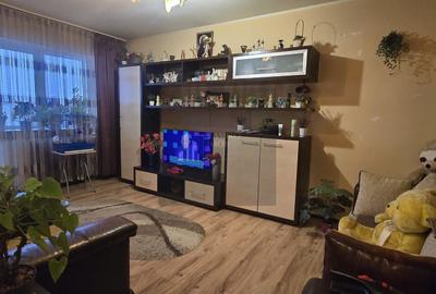Apartament cu 3 camere decomandat, mobilat în Brâncoveanu