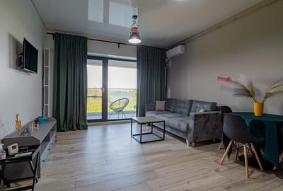 Apartament 2 camere, Mamaia Central | Vedere la lac | Terasa 13,5 mp - 1