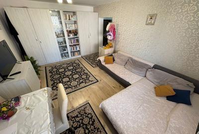 Apartament cu 2 camere semidecomandat, mobilat în Borhanci